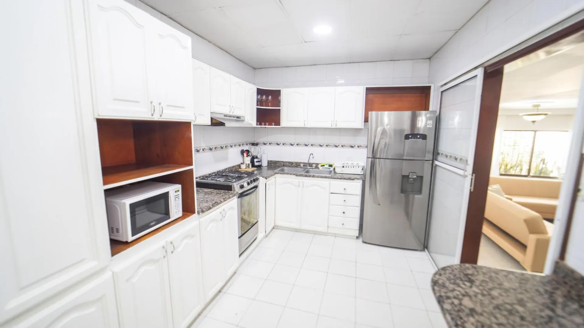 Big Private Beach House With Jacuzzi, Patio, 4 Br Cartagena Apartment
