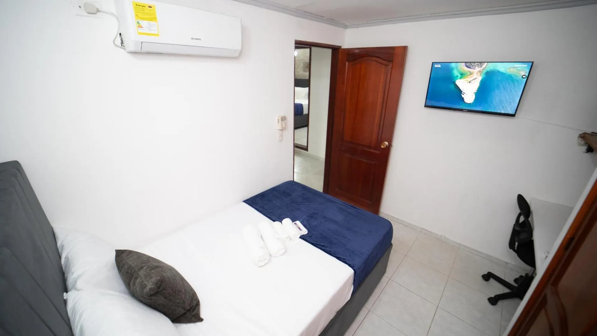 Big Private Beach House With Jacuzzi, Patio, 4 Br Cartagena Colombia