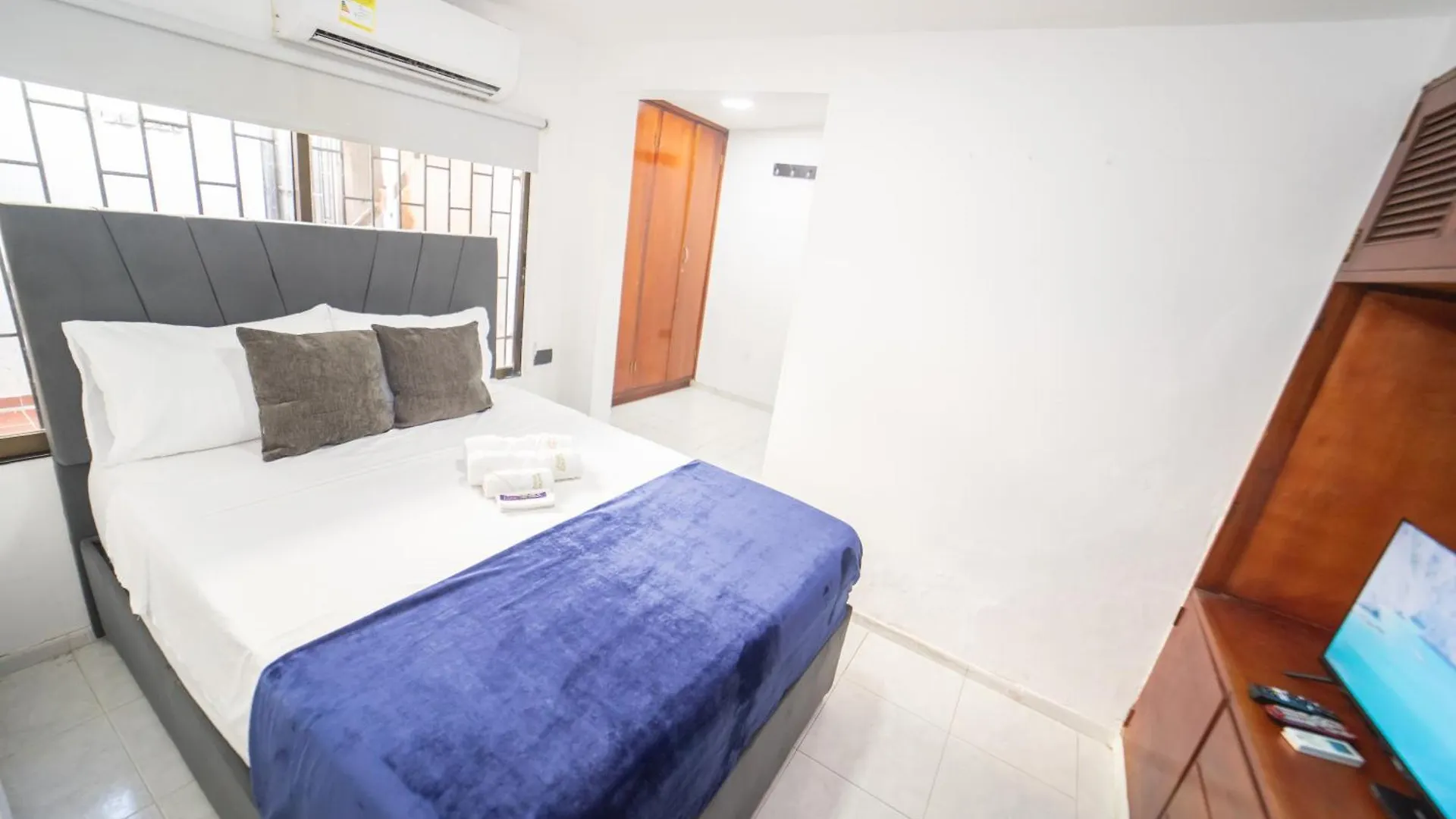 Big Private Beach House With Jacuzzi, Patio, 4 Br Cartagena 0*,  Colombia