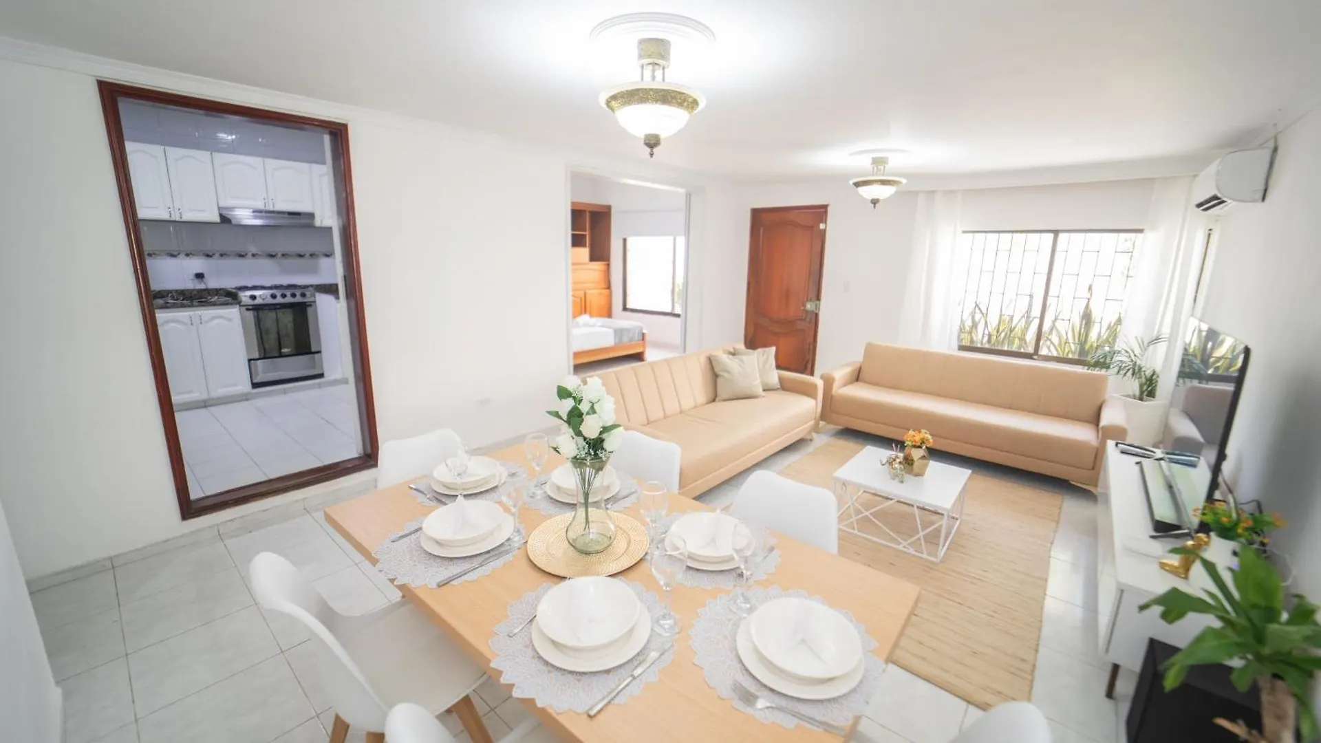 Big Private Beach House With Jacuzzi, Patio, 4 Br Cartagena Lejlighed