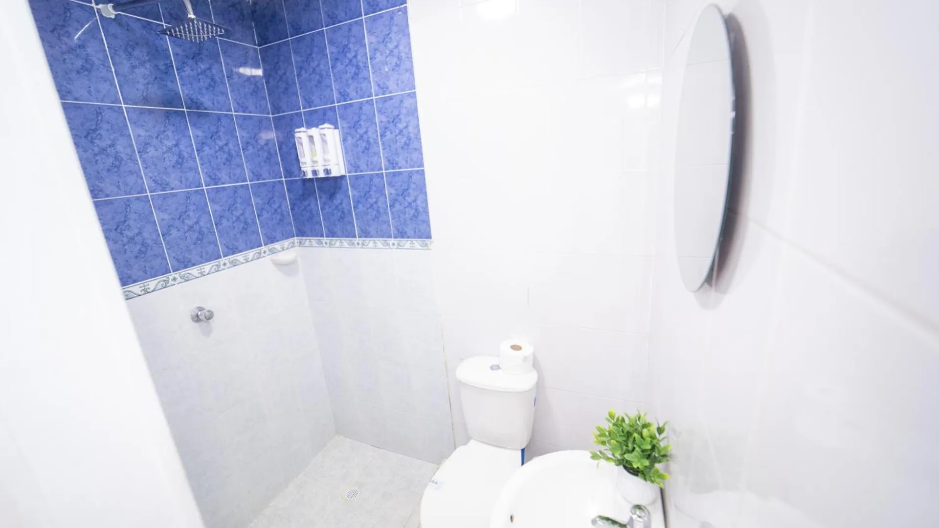 Big Private Beach House With Jacuzzi, Patio, 4 Br Cartagena